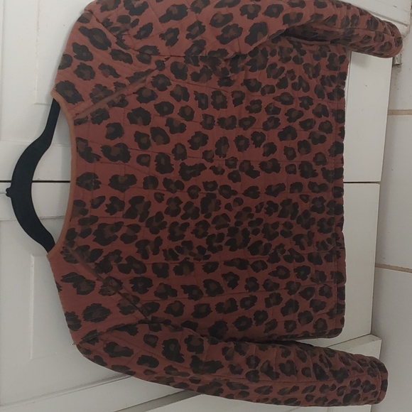 Very cute Leopard Jacket NWOT...never worn...kinda fits like a bomber jacket - Picture 2 of 3